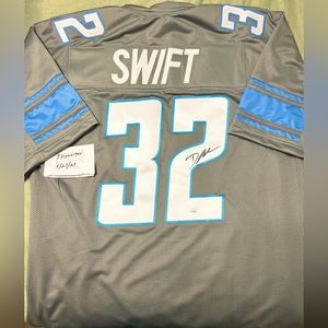 D’Andre Swift Autographed Jersey w/ JSA coa.